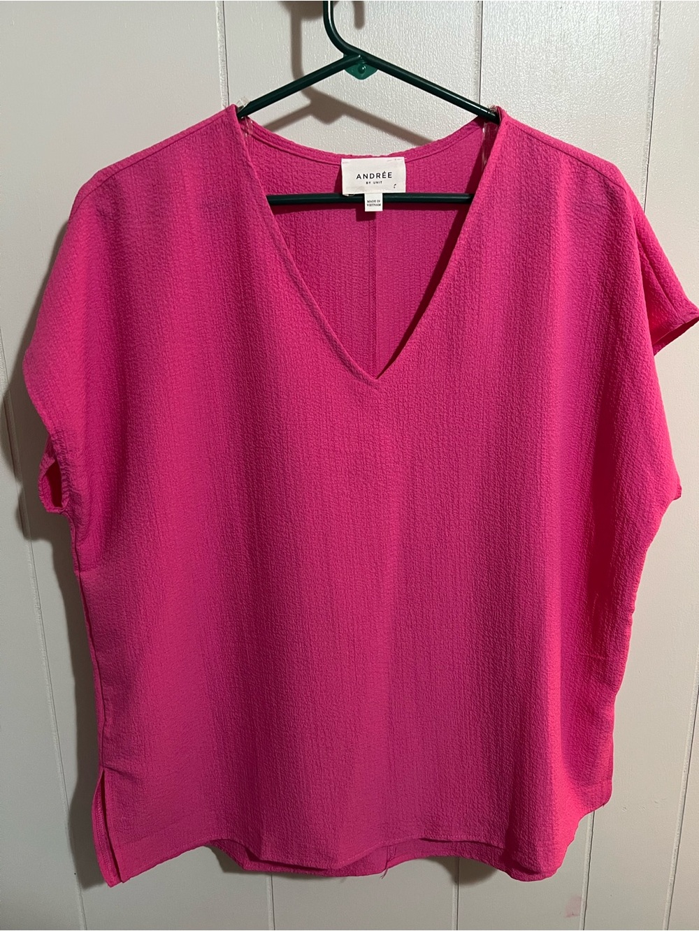 ANDREE BY UNIT Hot Pink V-Neck Short Sleeve Blouse